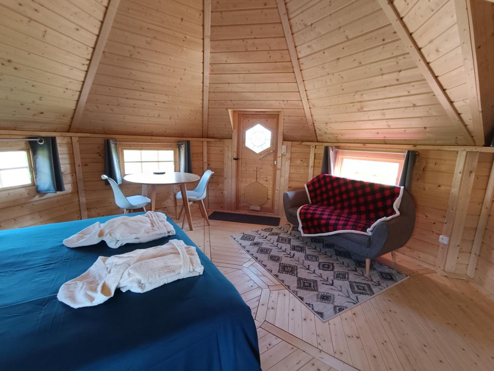 Les Cabanes Du Grand Nord Pradines  Dış mekan fotoğraf
